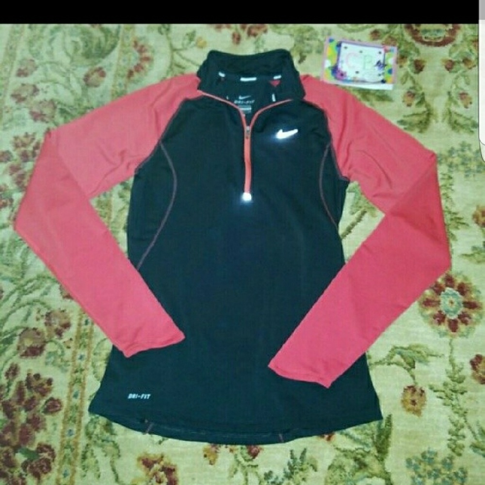 (S) Nike Pullover
