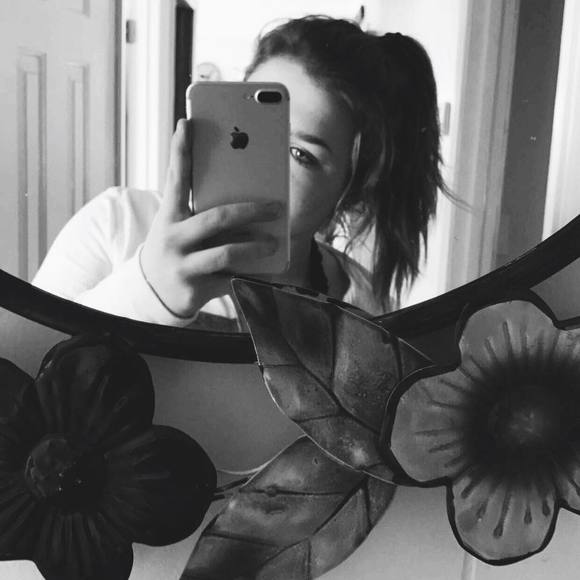 Meet your Posher, Bailey - Picture 1 of 1