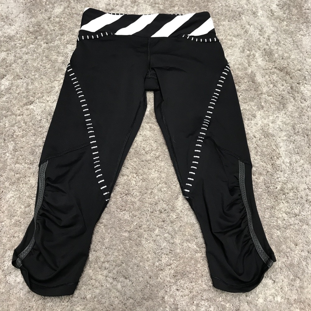 LULULEMON-Size 4 crop!
