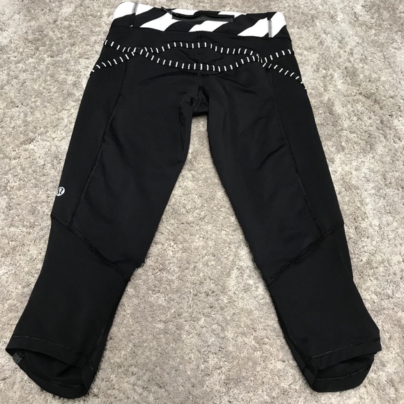 LULULEMON-Size 4 crop! - Picture 3 of 8