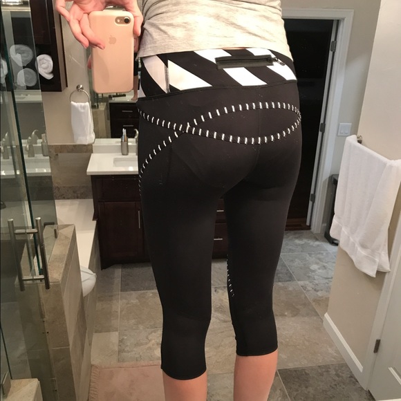 LULULEMON-Size 4 crop! - Picture 7 of 8