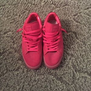 Red pumas