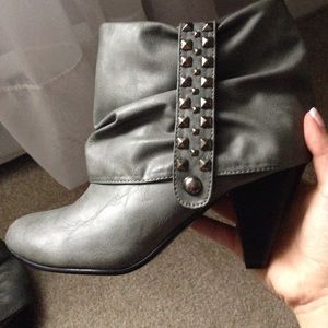 Forever 21 Grey heeled booties