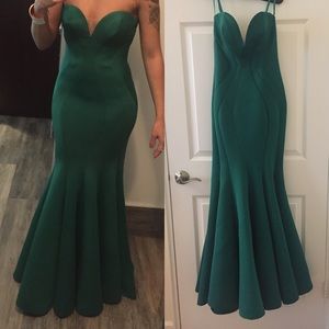 Janique Emerald Evening Gown size 2