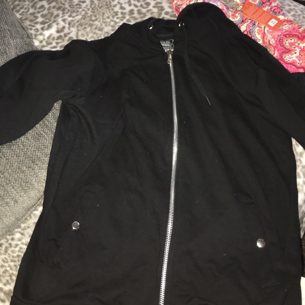 Broken Threads Size Large Brand New