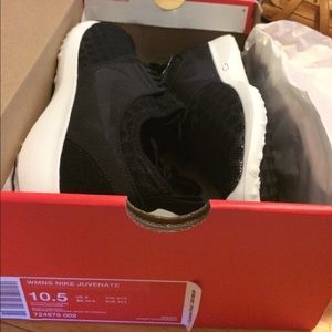 NWT Nike black Juvenate