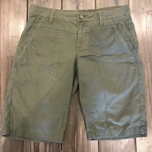 Long olive shorts-CAbi