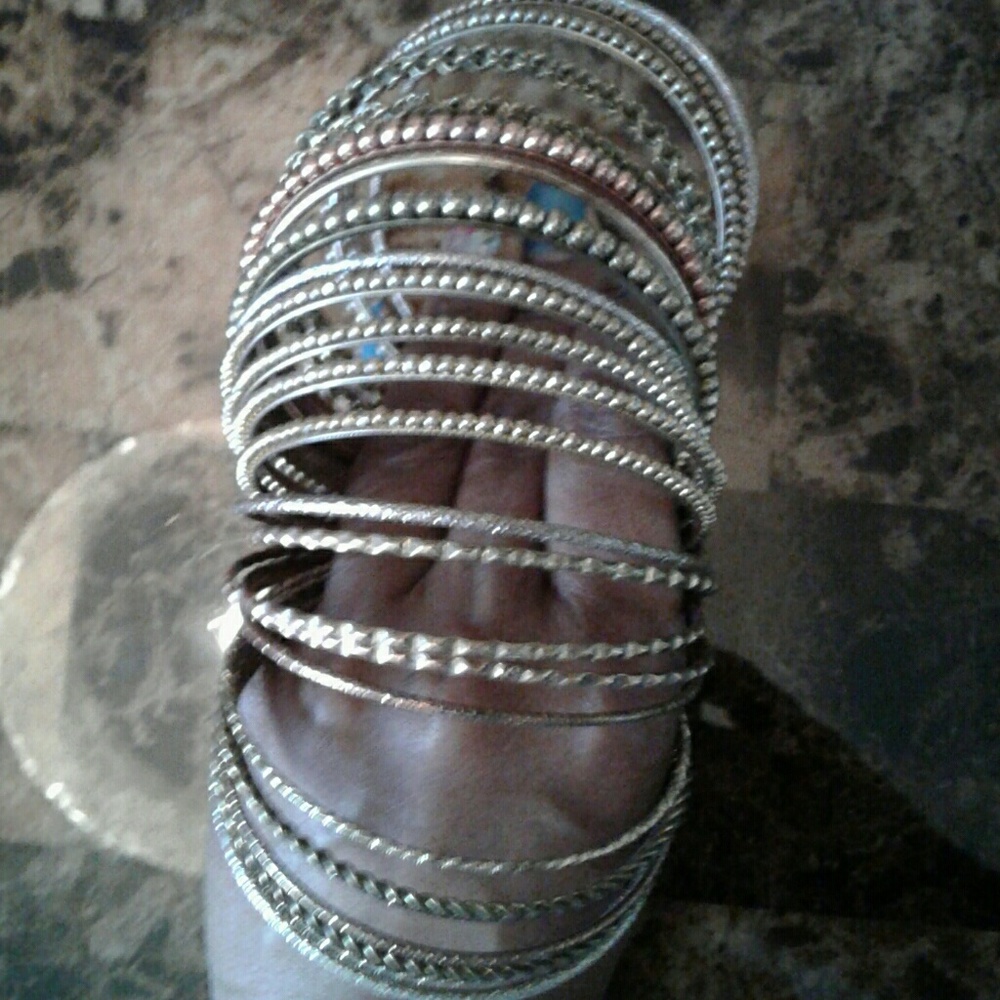 Jewelry - Picture 3 of 3
