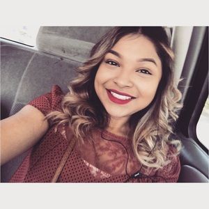 Meet your Posher, Alicia