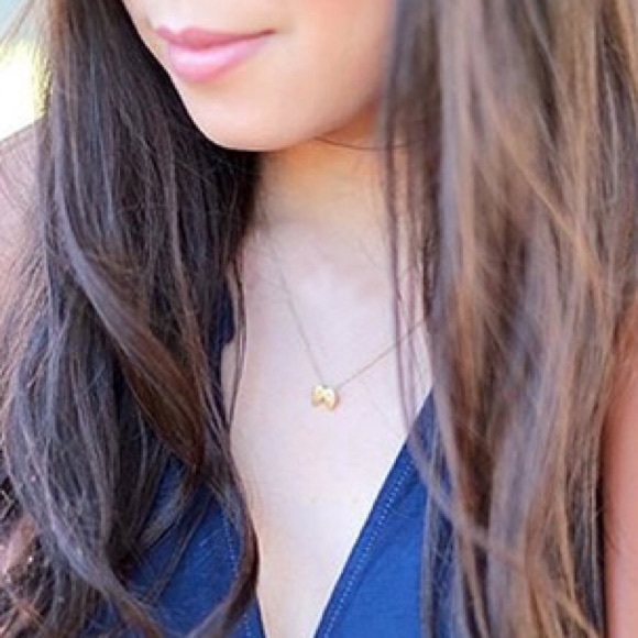 😇 Guardian Angel dainty pendant necklace gold - Picture 3 of 4