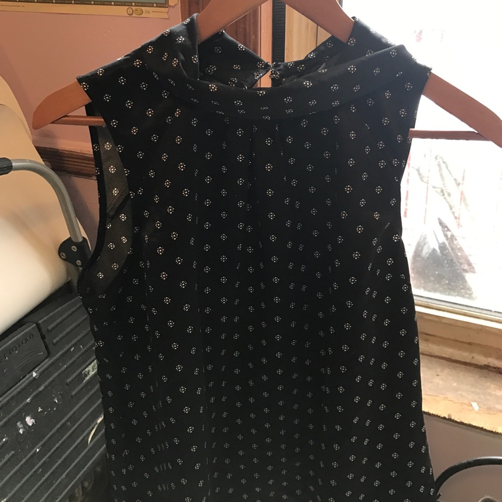Mock and flip over neck print summer. Make offer!