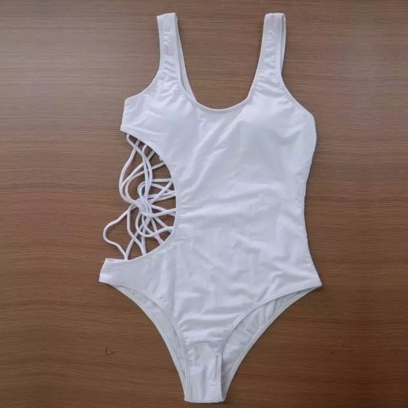 Pinwheel One Piece Swimsuit - Picture 4 of 4