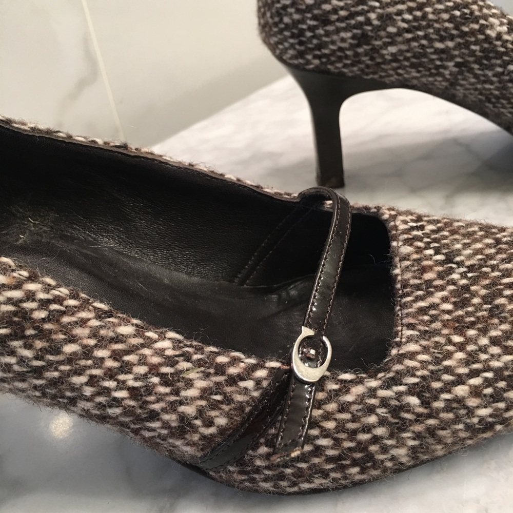 COACH HEELS-GENTLY USED CONDITION-LIKE NEW! Size 6