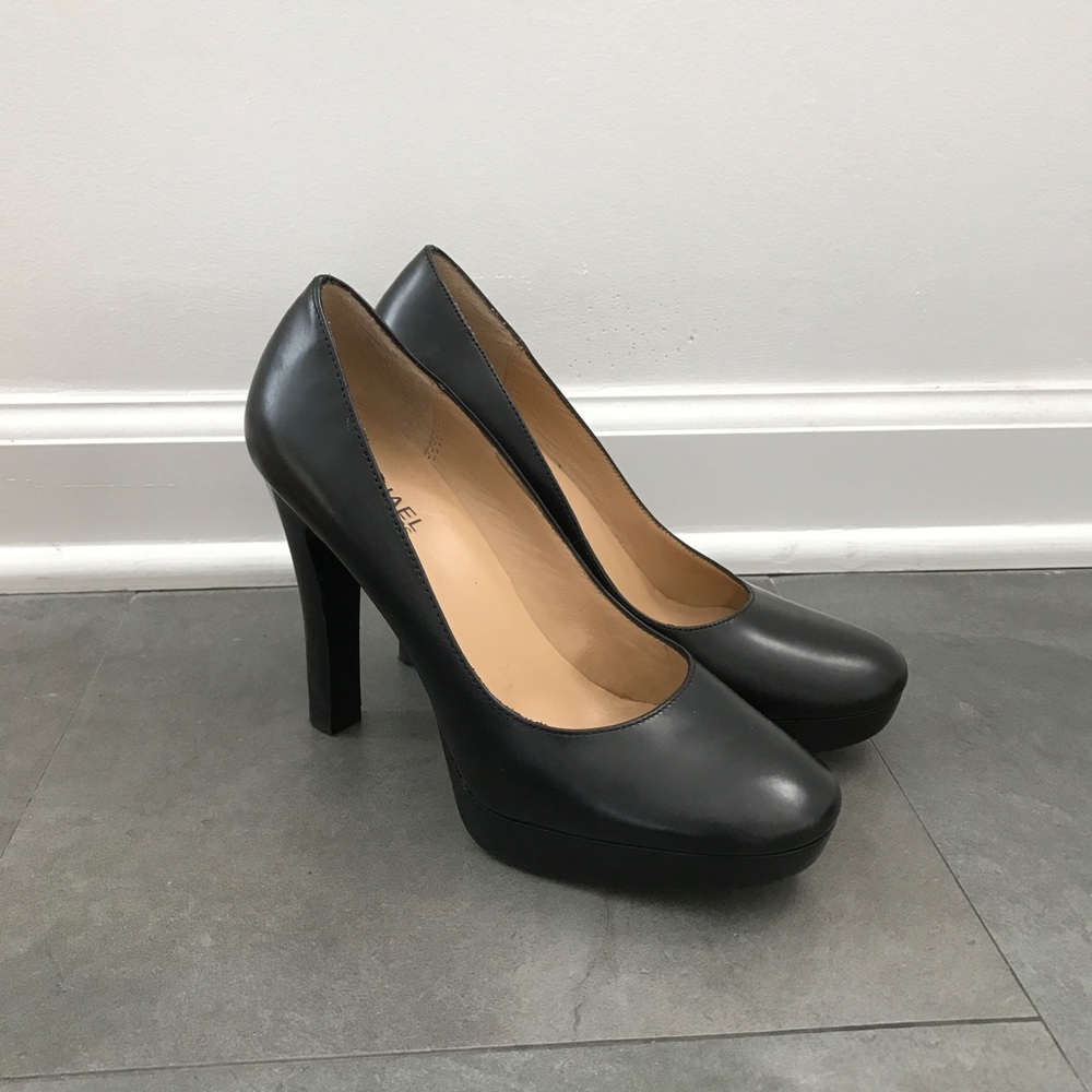 MICHAEL Michael Kors Round toe heels