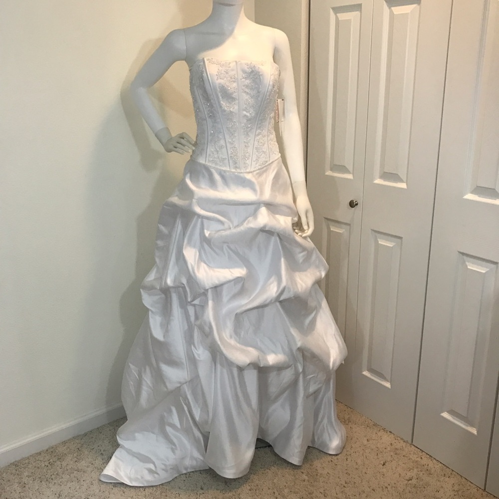 David's Bridal Wedding Gown