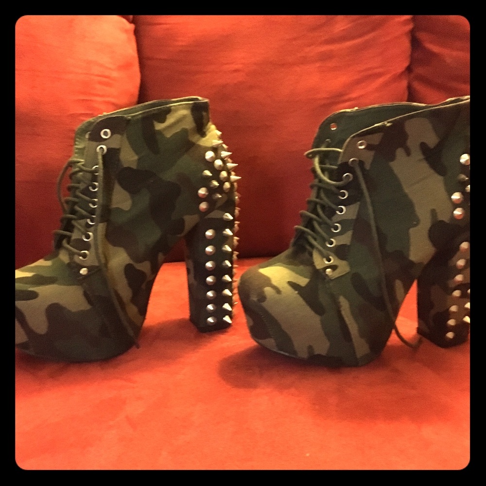 Chunky heels