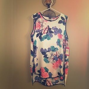 💋💋Vince Camuto Designer Floral Blouse