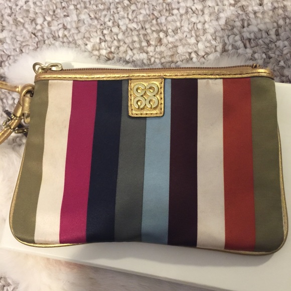 Coach Wristlet - Picture 2 of 8