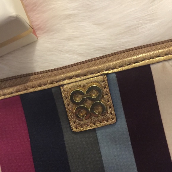 Coach Wristlet - Picture 3 of 8