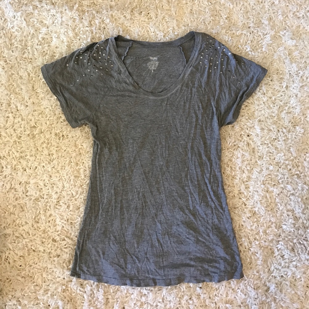 Gray T-shirt with Accented Sleeves
