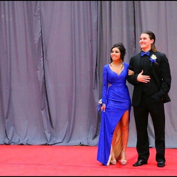 Deep blue dress - Picture 2 of 3