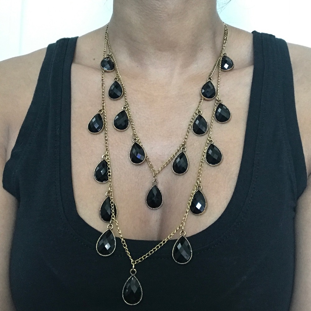 Black teardrop necklace