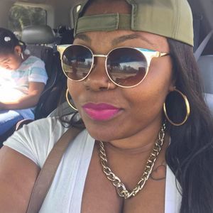 Meet your Posher, Monique