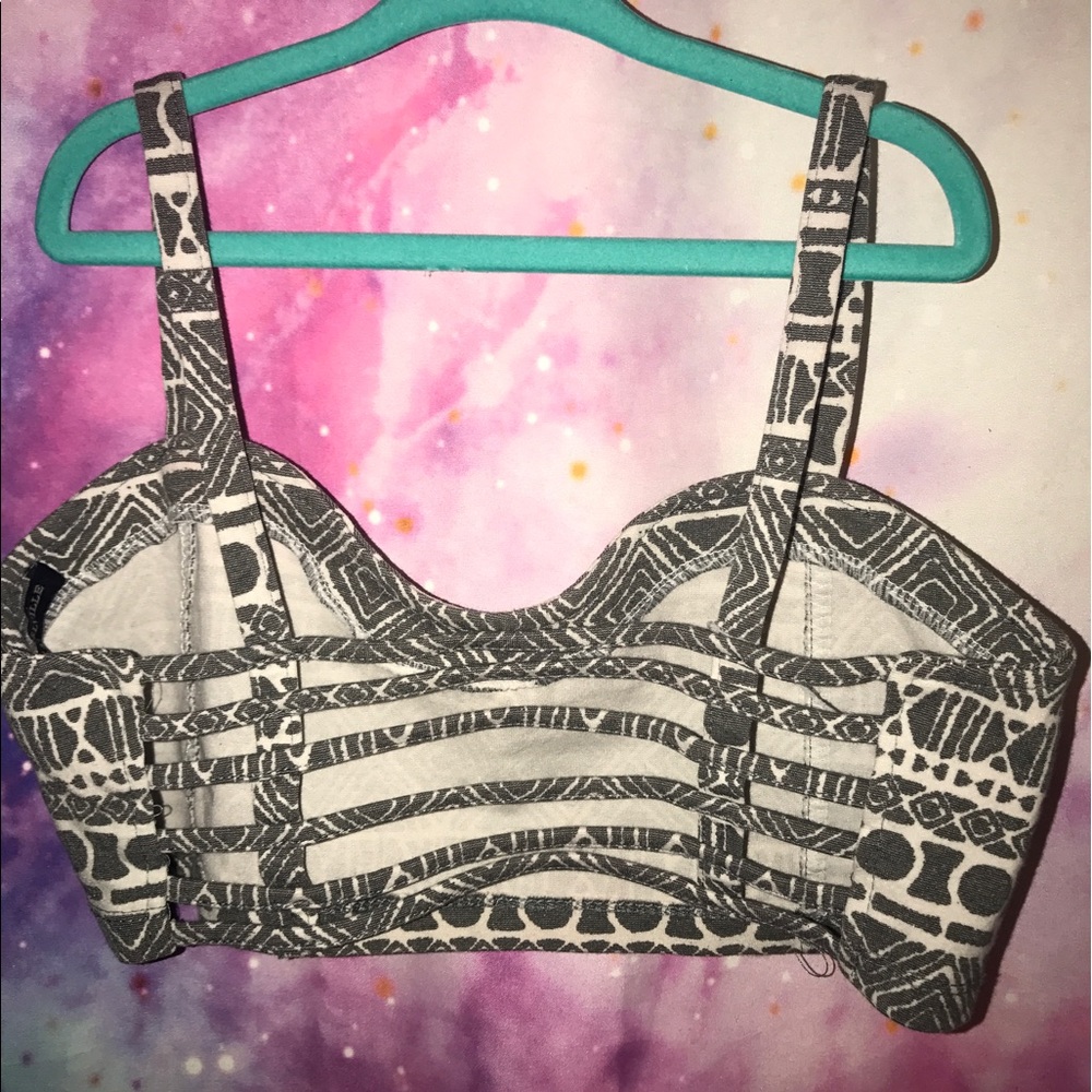 Brandy Melville Chiyo Bralette - Picture 2 of 4