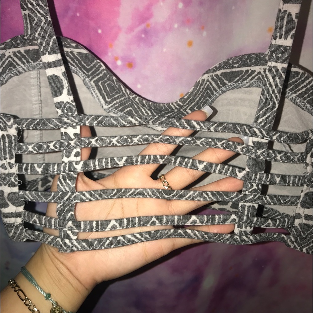 Brandy Melville Chiyo Bralette - Picture 3 of 4