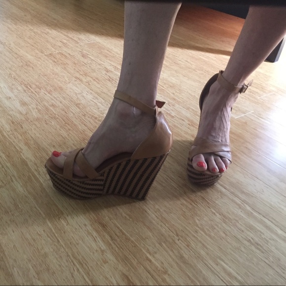 Italian leather ankle strap wedges - Picture 4 of 4