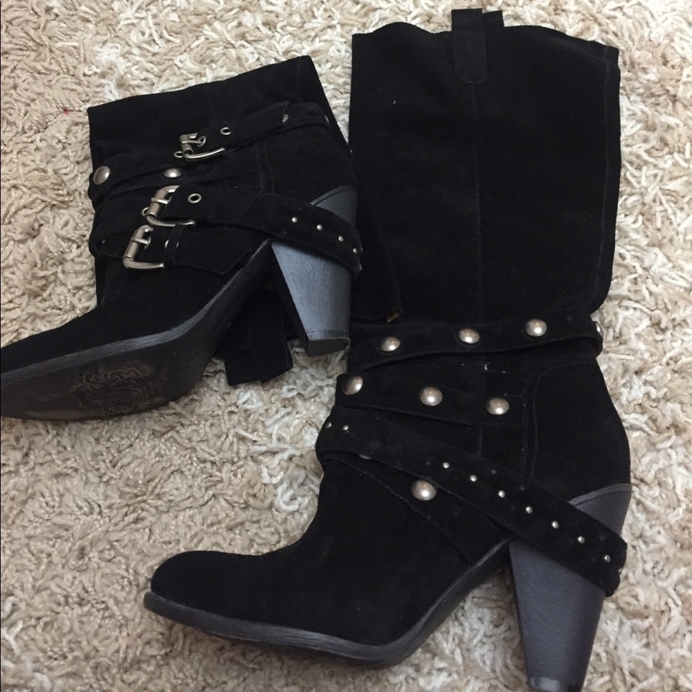 Suede black boots