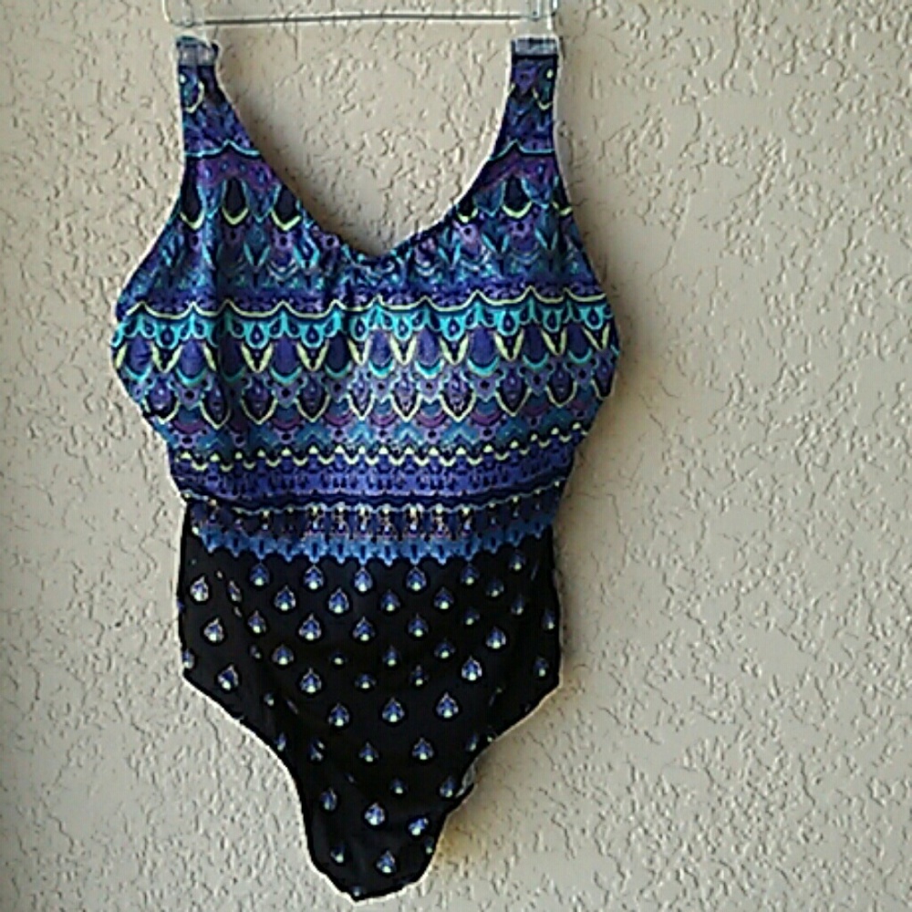 Inches away swimsuit 24W