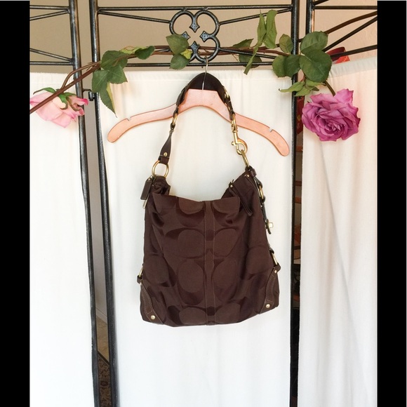 Dark Chocolate Coach Carly - Picture 3 of 8