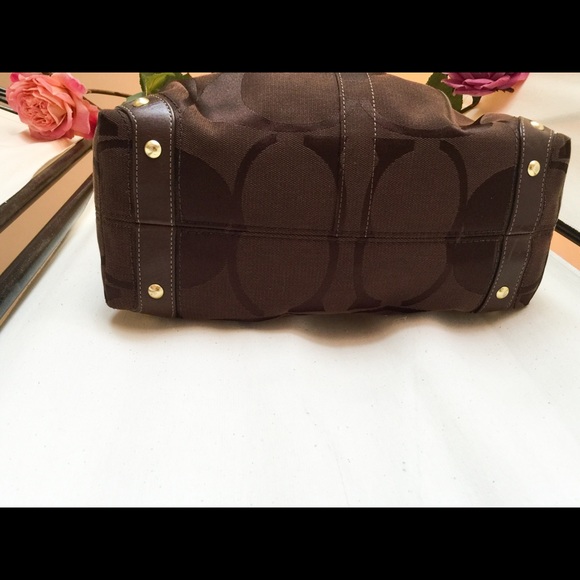 Dark Chocolate Coach Carly - Picture 6 of 8