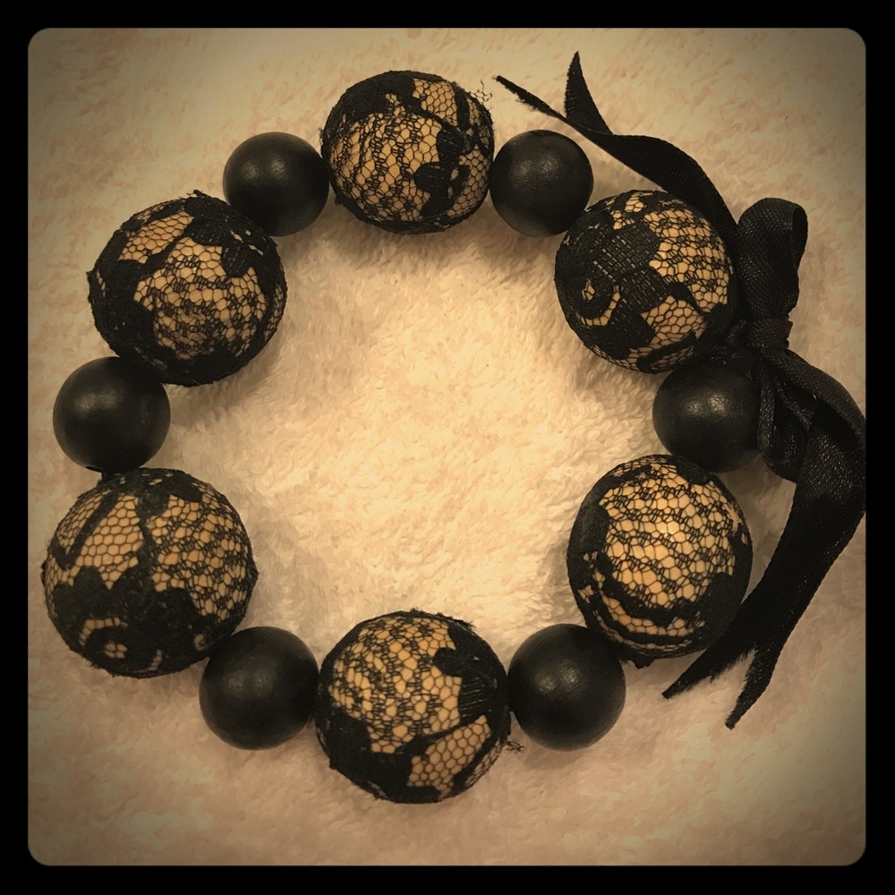 Laced beaded bracelet