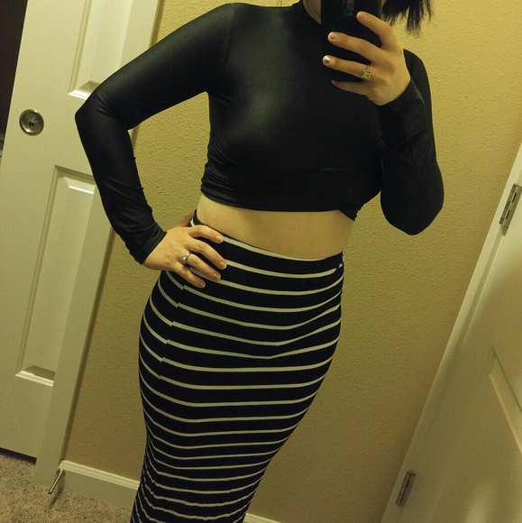 Crop top and skirt set - Picture 5 of 6