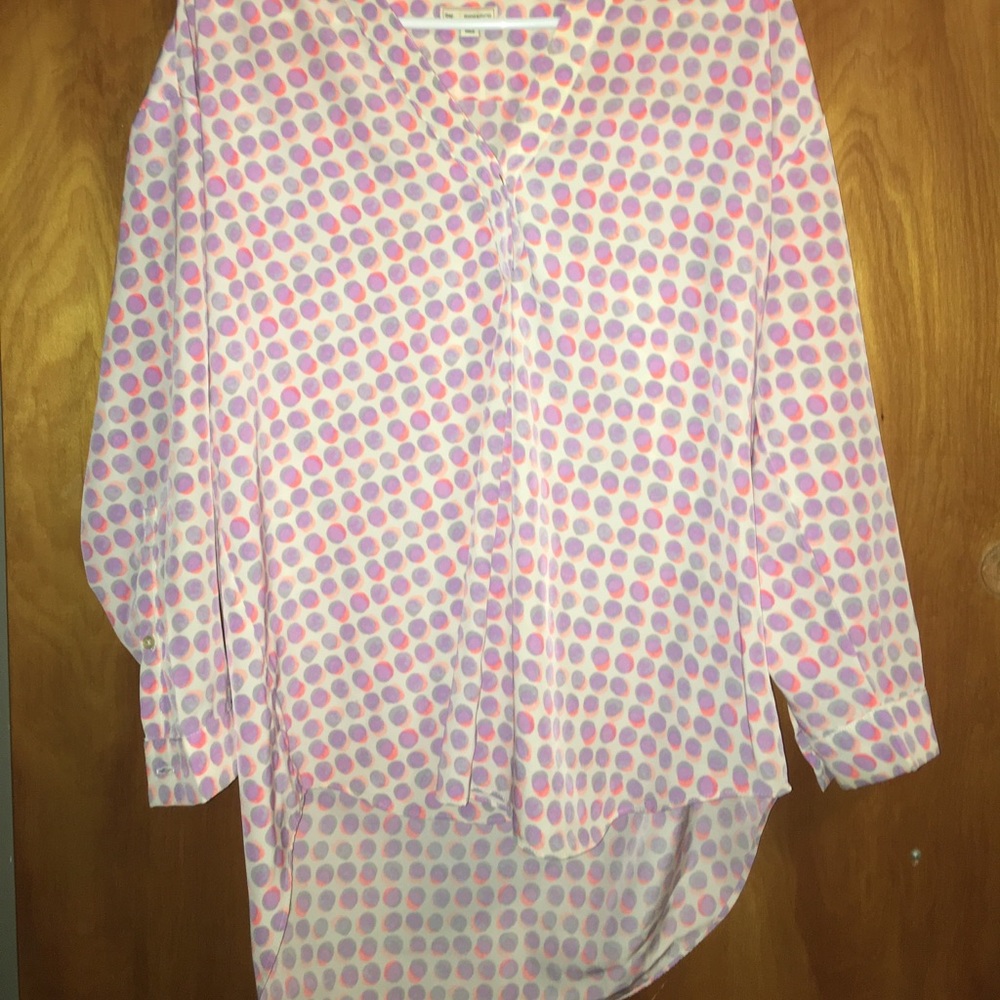 GAP White blouse with pink/purple polka dots