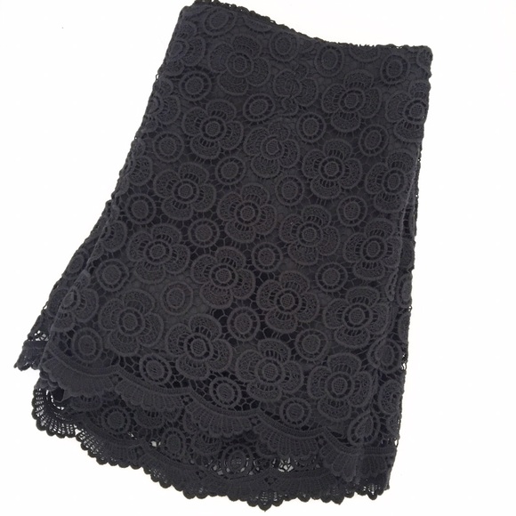 Banana Republic Pants - Banana Republic Black Floral Crochet Shorts