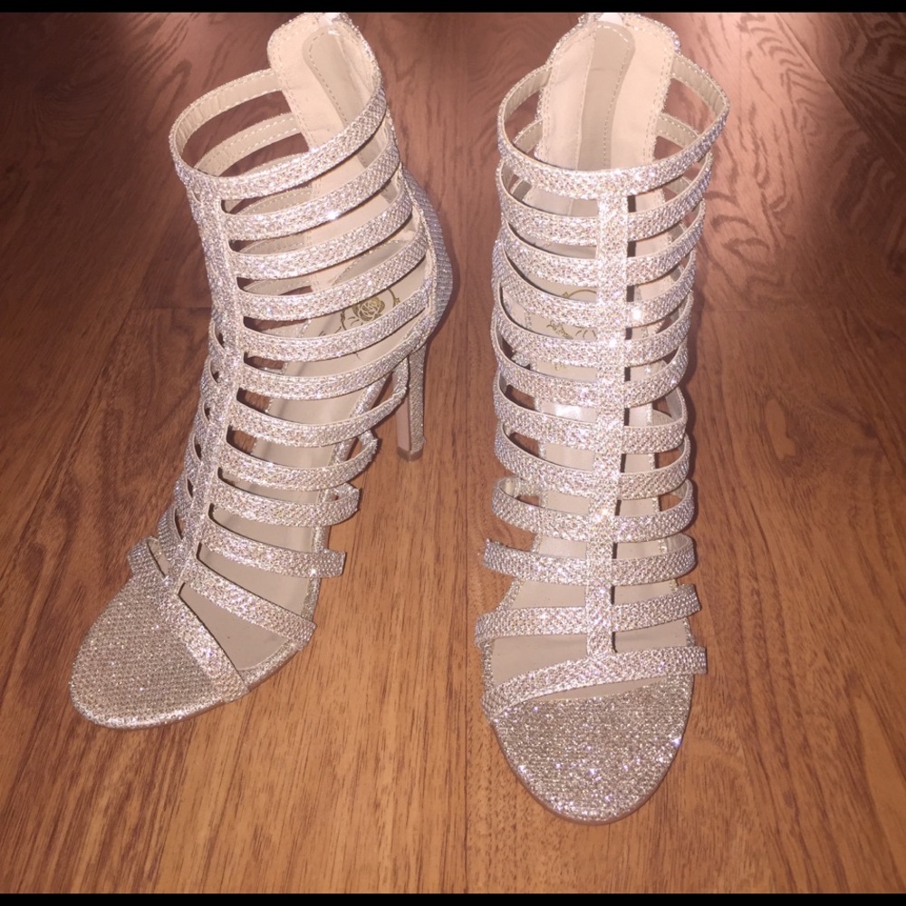 Gold Heels 💥NEW💥