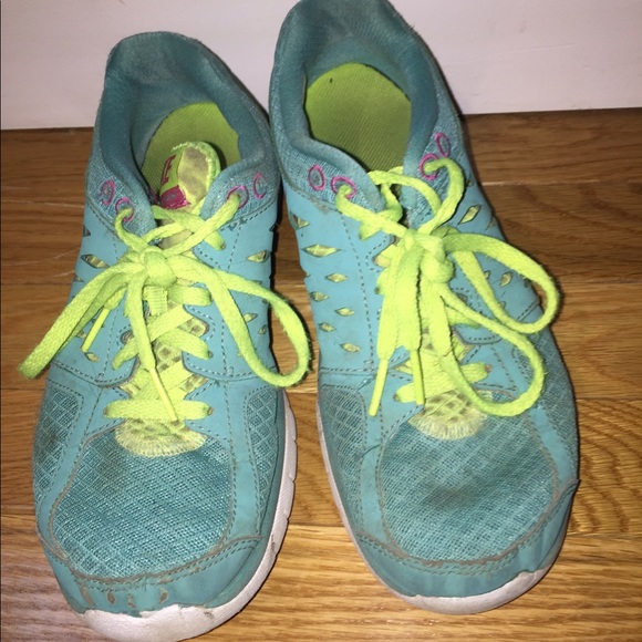 Nike used sneakers - Picture 1 of 3