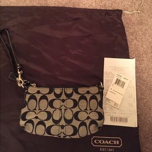 💯Authentic Coach Wristlet