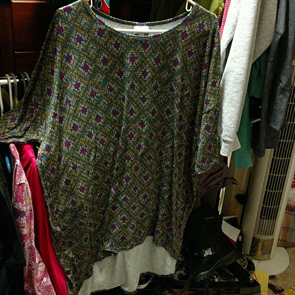 LuLaRoe Tops - Lularoe 2xl Irma