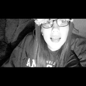 Meet your Posher, Danielle