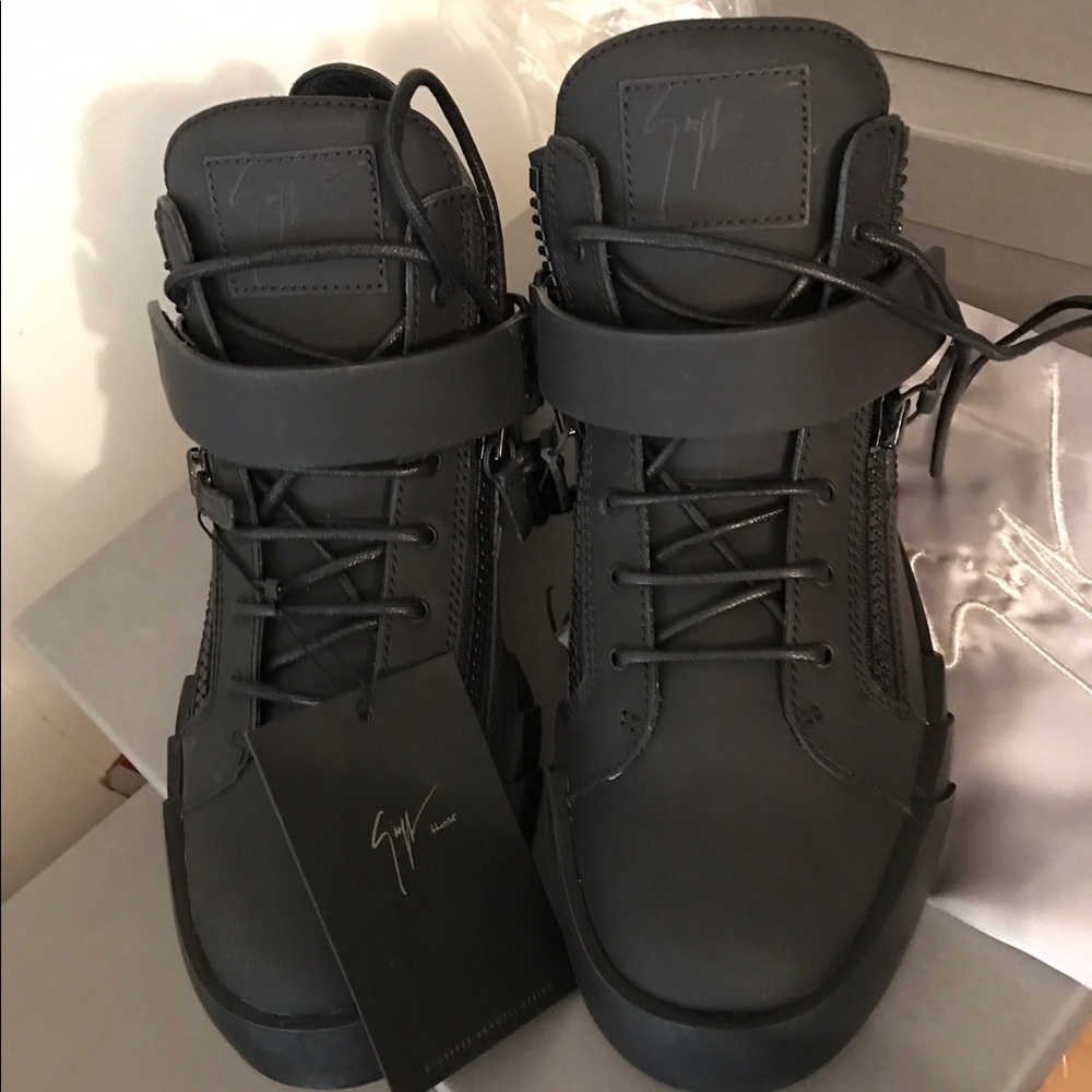 NIB  GIUSEPPE ZANOTTI Black Ankle-Strap Double-Zip - Picture 2 of 5