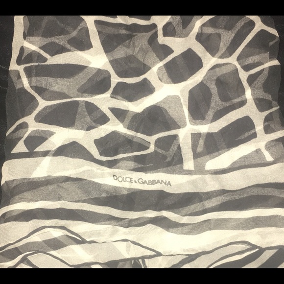 Dolce & Gabbana Accessories - Vintage Dolce & Gabbana black and white silk scarf