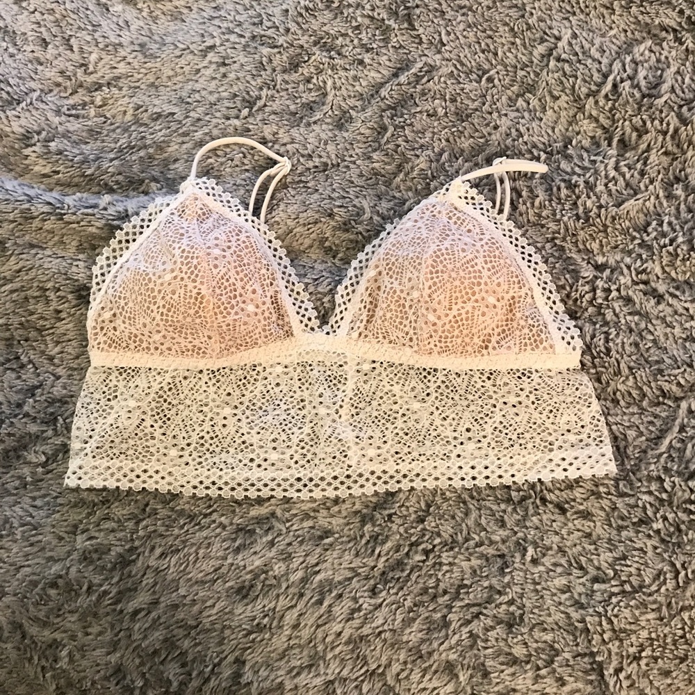 Lace VS bralette
