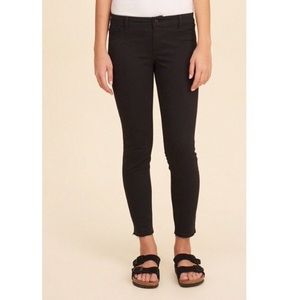 ❤️NWT Hollister Cropped Jeans❤️