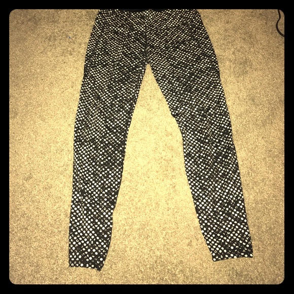 H&M Pants - H&M Active Stretch Exercise Pants
