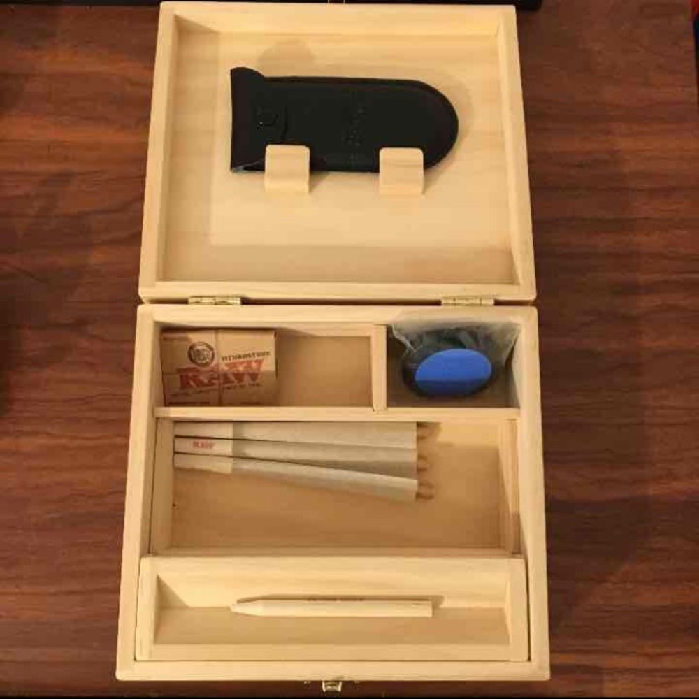 Supreme Rolling Goodie Box