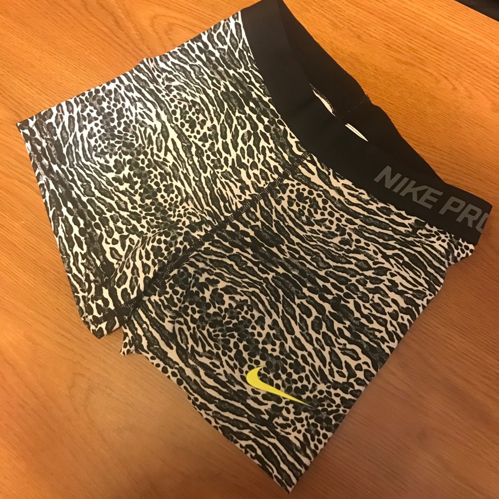NIKE DRI-FIT